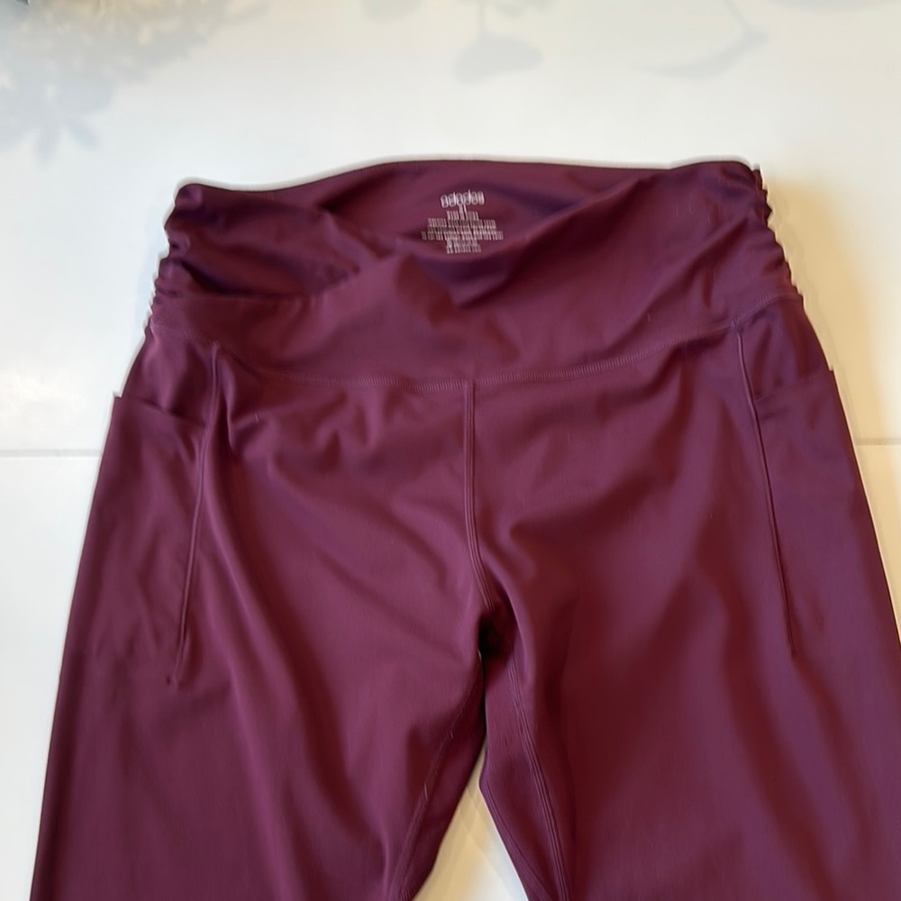 Burgundy Leggings with side pockets - Picture 8 of 9